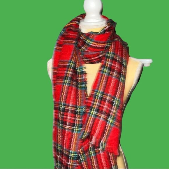 Old Navy red plaid oversized warm scarf/wrap!! Nwot - Picture 2 of 7